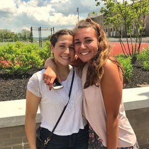 Meet your Posher, Laura